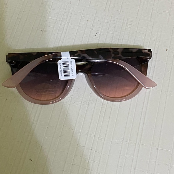 Loft metal tipped round sunglasses - Picture 12 of 16
